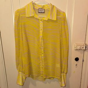 CLEANOUT SALE LAST DAY⭐️Yellow Zebra Print Sheer Blouse